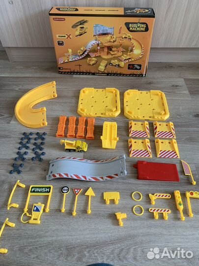 Игровой центр парковка для машин трек