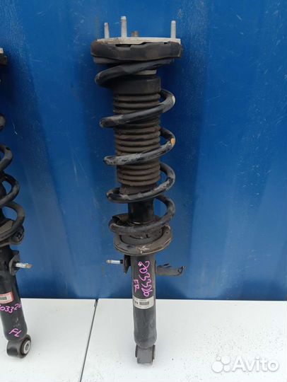 Стойка передняя левая/правая Infiniti M / Fuga Y51