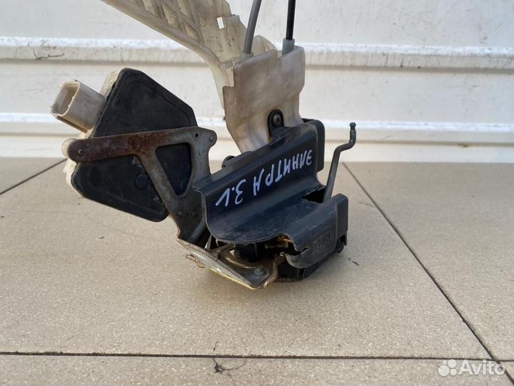 Замок двери задний левый Hyundai Elantra 3 XD