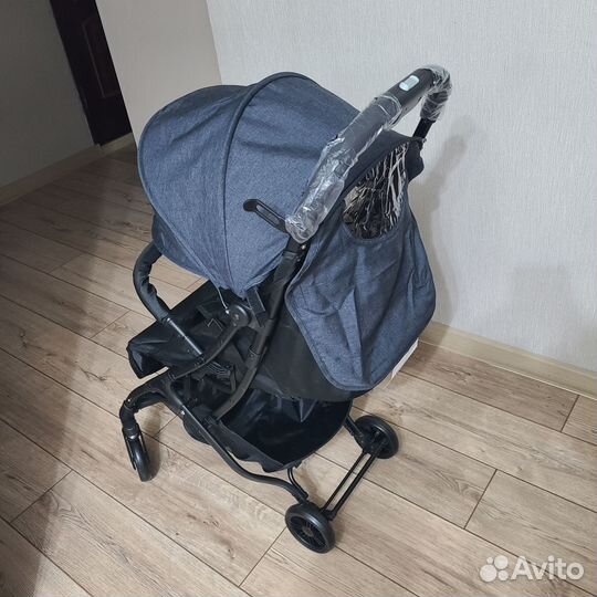 Прогулочная коляска новая