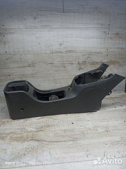 Консоль между сидений Chevrolet Cruze универсал