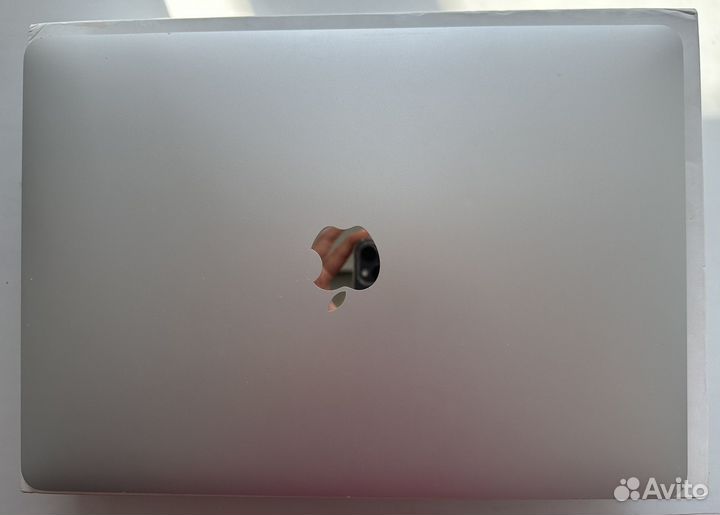 Apple MacBook A1932