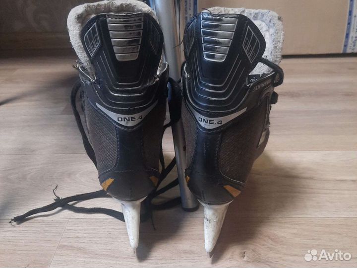 Хоккейные коньки bauer