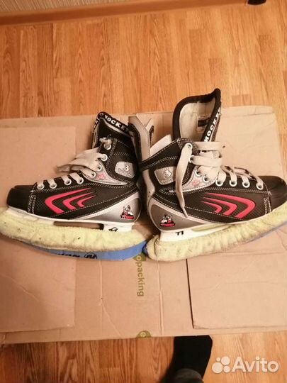 Коньки хоккейные