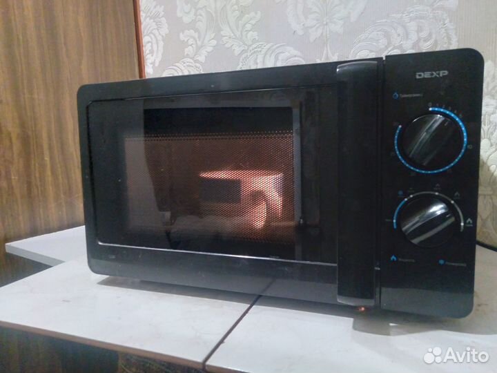 Микроволновая печь dexp 1.5года