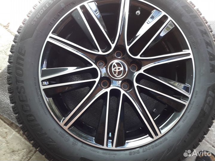 Новые Р17 Toyota Camry 70 Pirelli