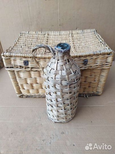 Бутыль стеклянная, четверть в оплётке