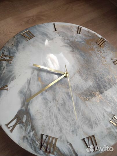 Часы из эпоксидной смолы