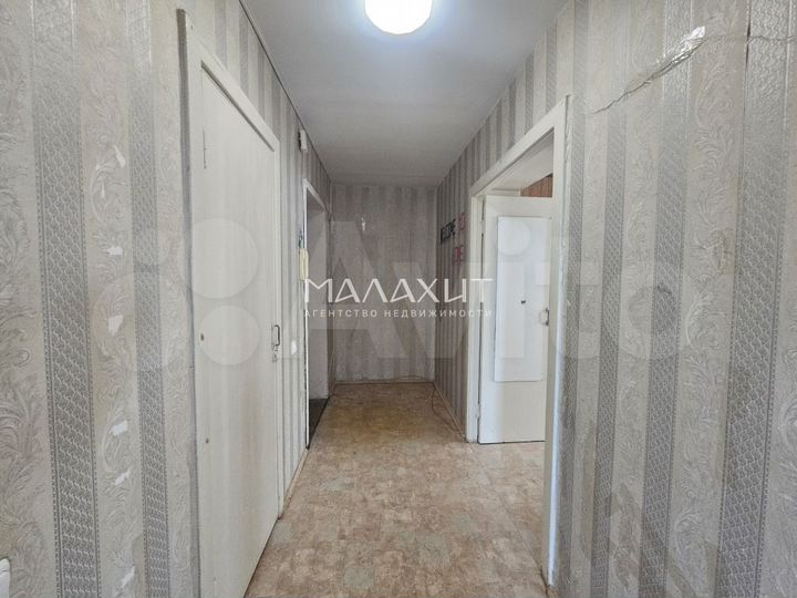 2-к. квартира, 68 м², 8/10 эт.