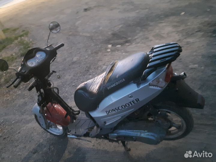Скутер 150 кубов на хорошем ходу