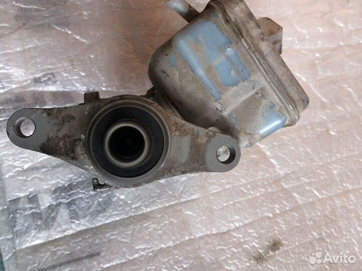 Главный тормозной цилиндр Skoda Fabia 2007-2012