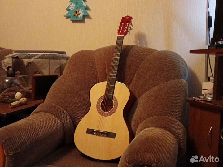 Акустическая гитара