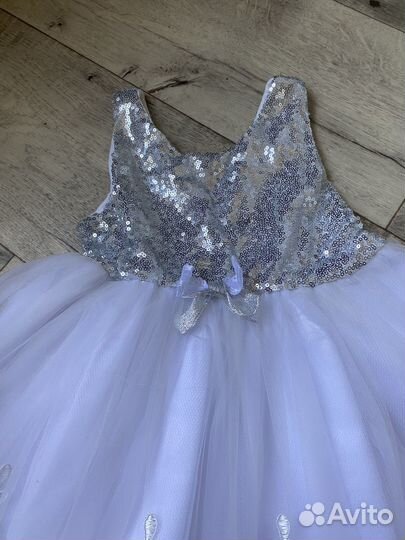 Нарядное платье на девочку 110 116