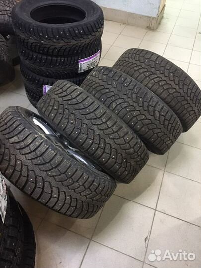 Bridgestone Blizzak Spike-01 225/60 R17
