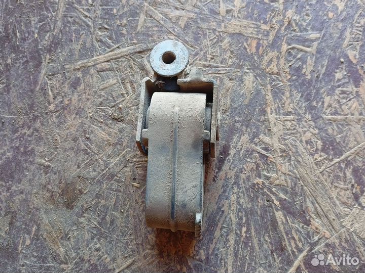 Подушка глушителя Mercedes-Benz S W220 A2204920044