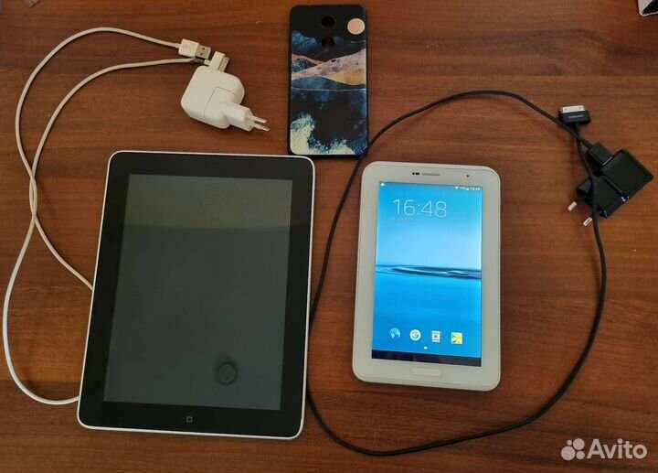 Планшет Samsung Galaxy Tab 2 и iPad 1