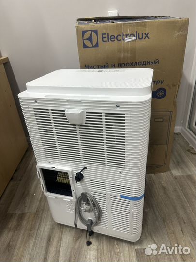 Кондиционер мобильный Electrolux eacm-12 MQ/N3