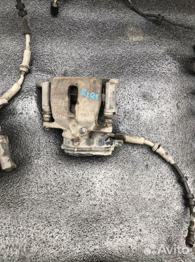 Суппорт задний правый Ауди ку5 / Audi q5