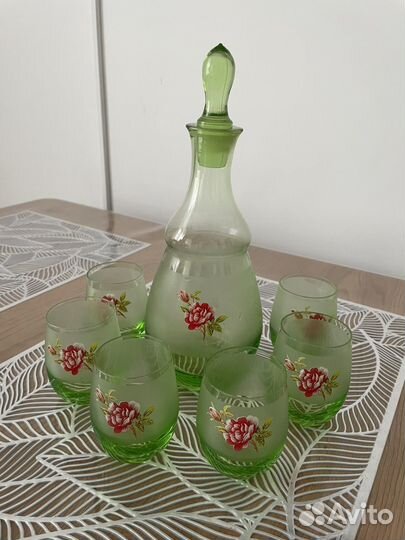 Графин со стопками