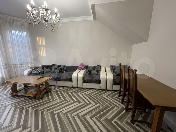 Дом 180 м² на участке 2,5 сот.