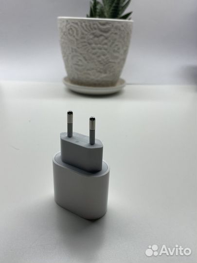 Зарядный блок Apple на 20w type-c