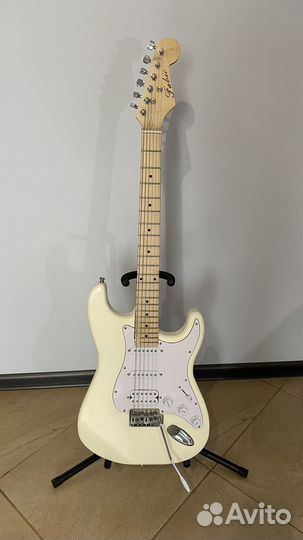 Электрогитара H-S-S Jordani ST200, Белая
