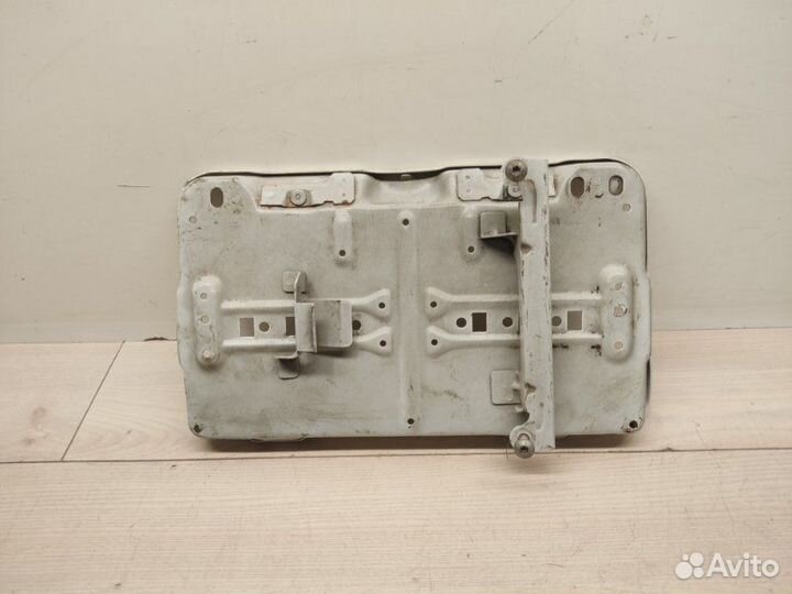 Площадка под акб Mercedes Sprinter W909