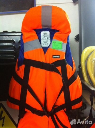 Спасательный жилет