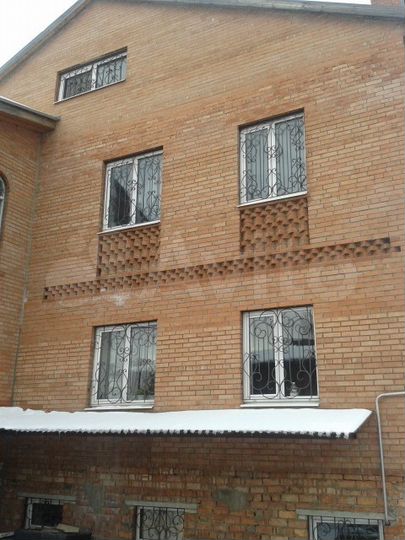 Коттедж 302 м² на участке 6 сот.