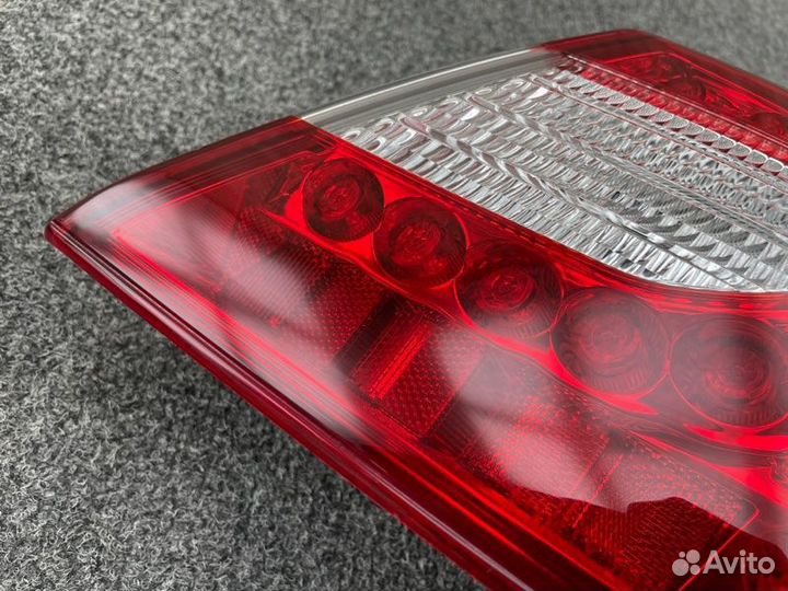 Стоп-сигнал правый Nissan Fuga Y51