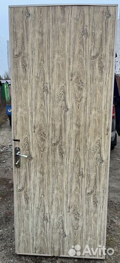 Металлическая дверь бу