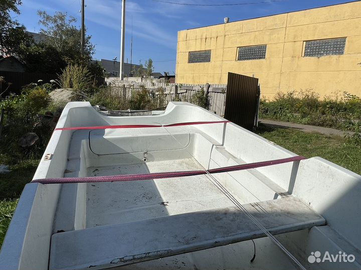 Лодка моторно -гребная nissamaran