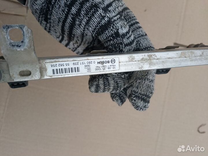 Топливная рампа Opel Corsa D