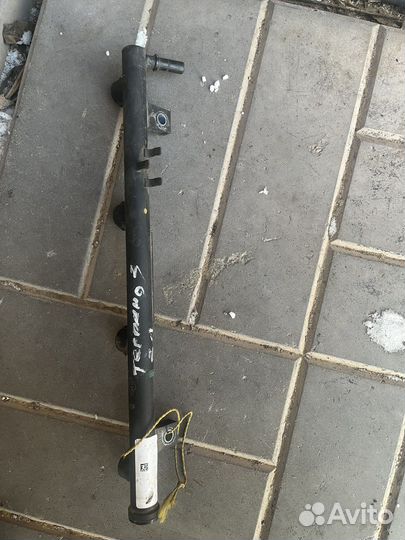 Рампа топливная ниссан террано 3 D10. рено дастер