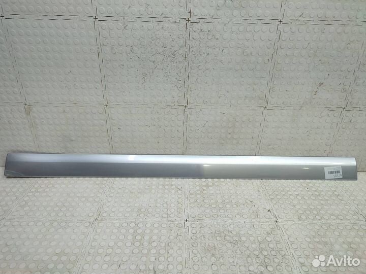 Накладка двери правая Volkswagen Transporter T5