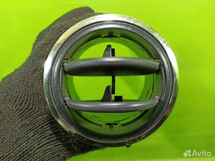 Дефлектор в торпедо LADA Largus FL 21129 2021