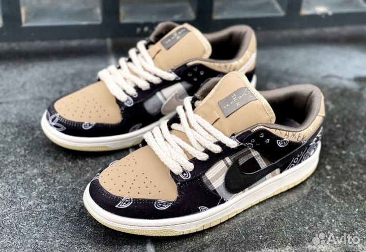 Nike SB Dunk Low x Travis Scott