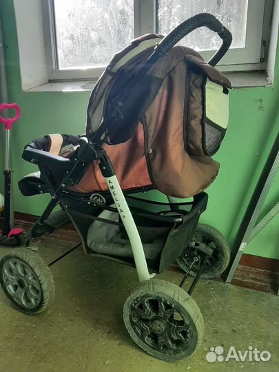 Прогулочная коляска