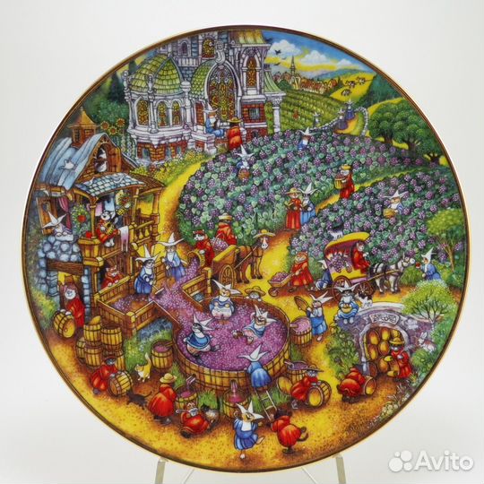 Тарелки серии Кошки Билл Белл. Кошачий монастырь