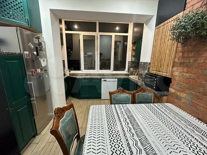 2-к. квартира, 60,5 м², 1/10 эт.