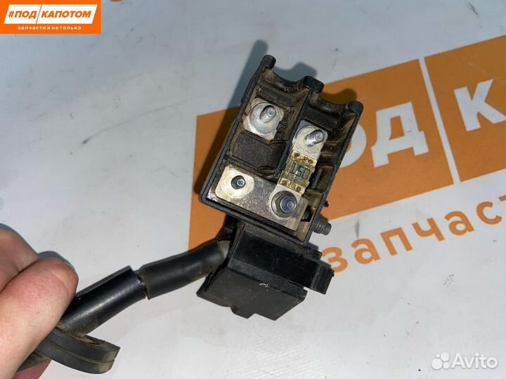 Плюсовой провод аккумулятора Volkswagen Touareg 2