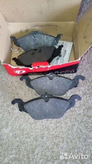 Колодки тормозные, запчасти для автомобиля, запчас
