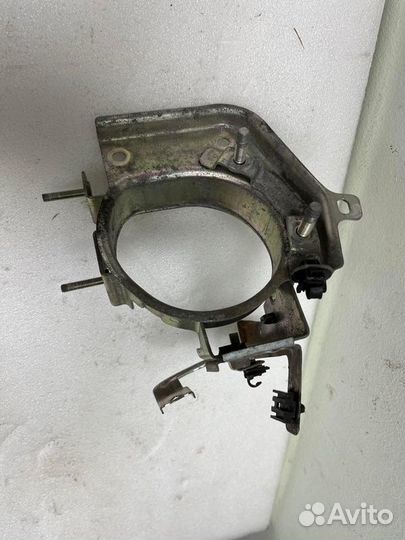 Кронштейн топливного фильтра Mitsubishi L200 KB4T