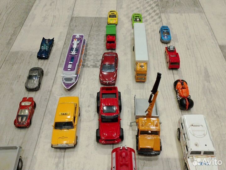 Игрушечные машинки