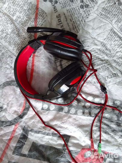 Клавиатура и наушники