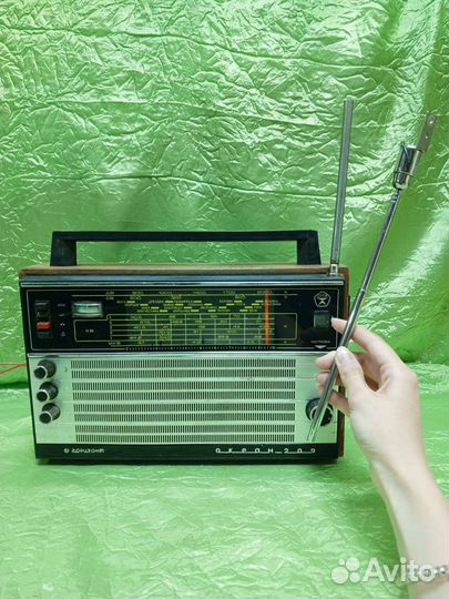 Советский радиоприёмник Океан 209 СССР