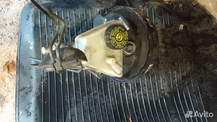 Вакумный усилитель тормозов Mersedes C230