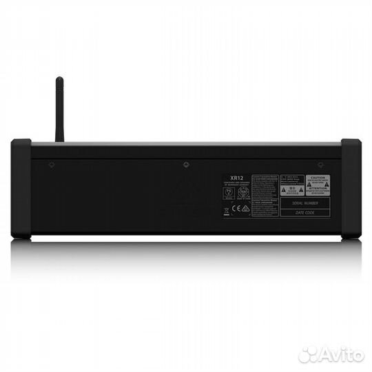 Цифровой микшерный пульт Behringer XR12