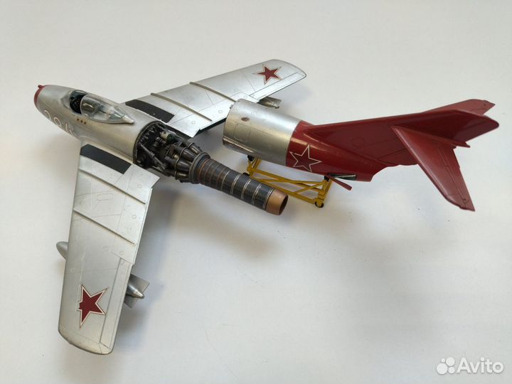Модель самолета миг-15