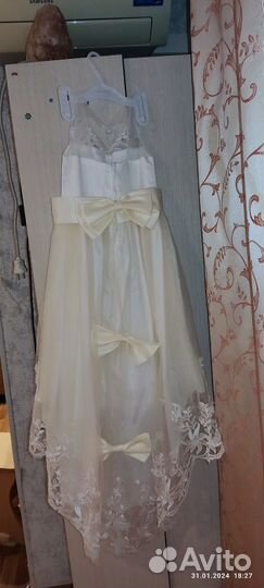 Платье для девочки праздничное 128 р-р
